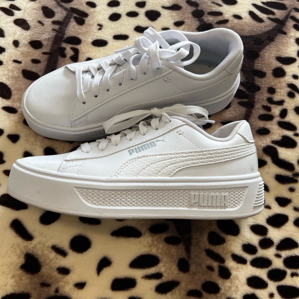 PUMA white sneakers!